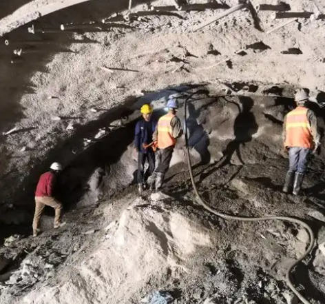 抚顺拱顶带模注浆料的施工流程及注意事项